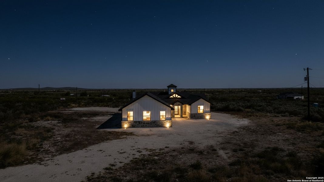 Image 34 of a home in .