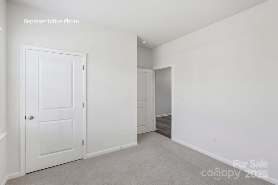 Spacious, unfurnished interior of a new home in Sonoma Hills, Charlotte (Image 17).