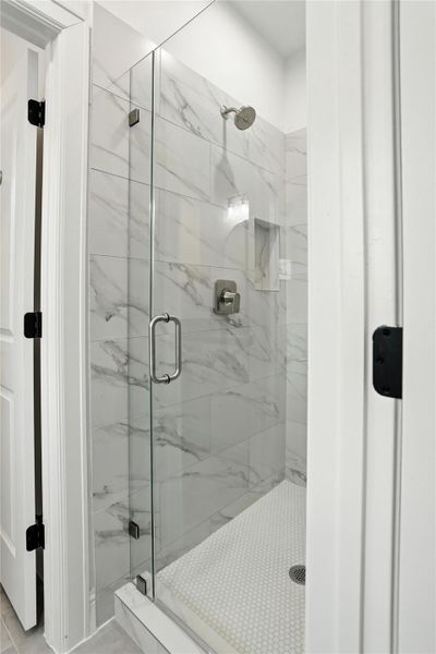 2nd Jack and Jill bath connecting 2 bedrooms