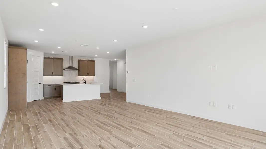 Spacious, unfurnished interior of a new home in The Ridge at Stone Butte, Phoenix (Image 20).