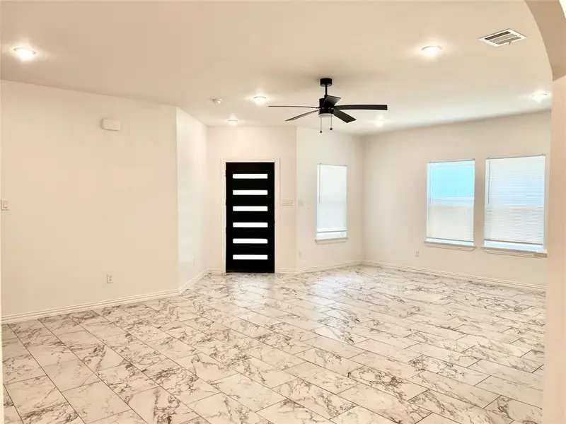 Spacious, unfurnished interior of a new home in , Dallas (Image 13).
