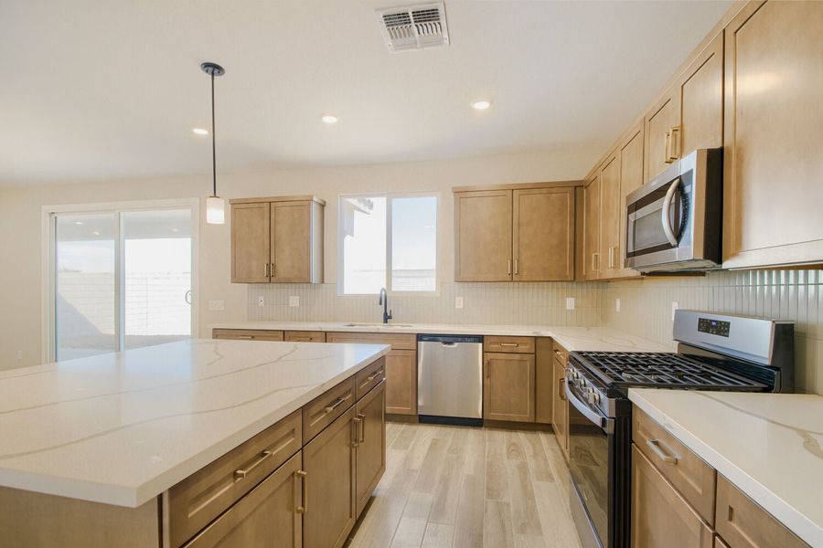 New Home in Goodyear, AZ.  - Slide 10