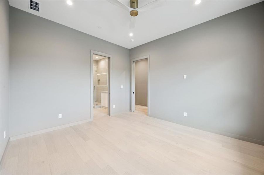 Spacious, unfurnished interior of a new home in , Roanoke (Image 21).