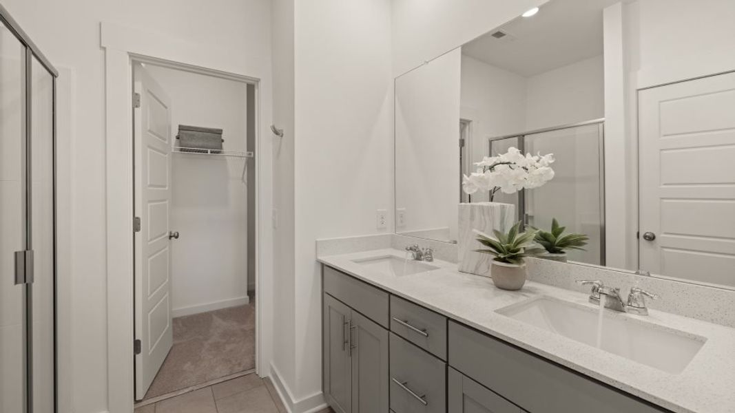 Yosemite Owners Bathroom