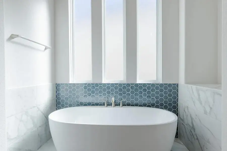 Colinas A Primary bath