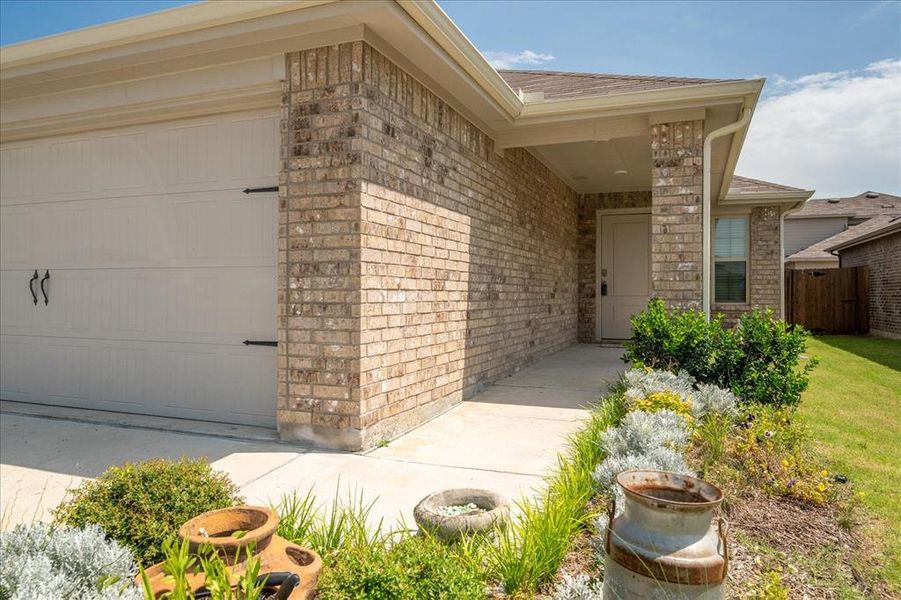 Exterior details and patio area of a home in Magnolia, Josephine (Image 4).