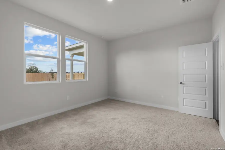 Spacious, unfurnished interior of a new home in Applewhite Meadows, San Antonio (Image 16).