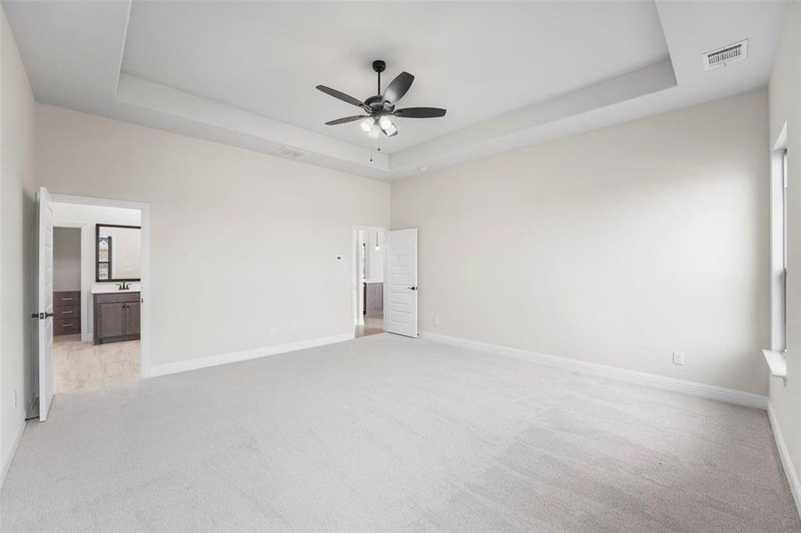 Spacious, unfurnished interior of a new home in , Waxahachie (Image 19).