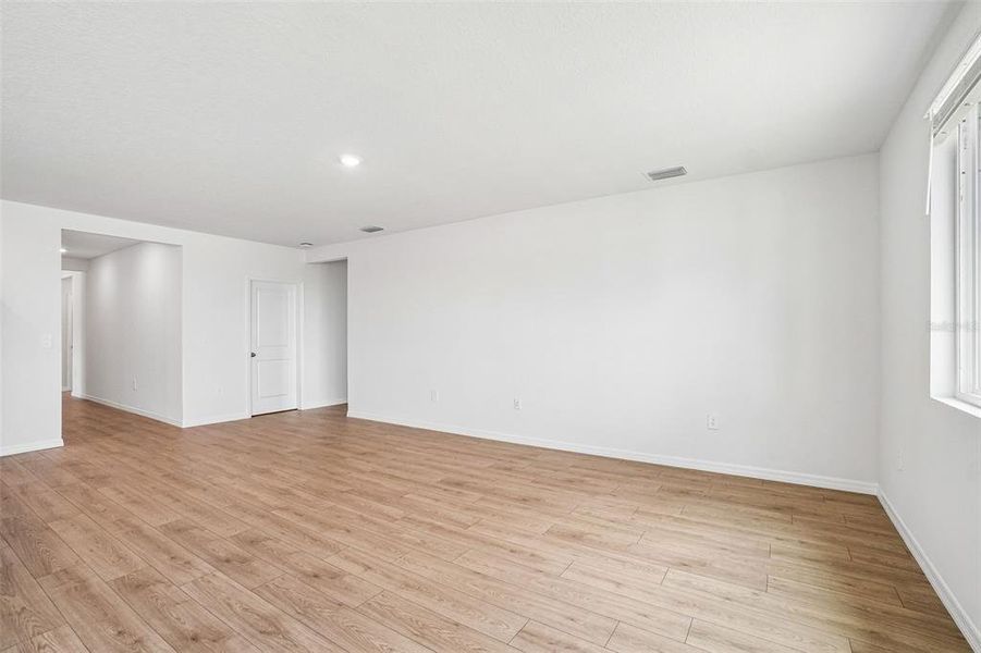 Spacious, unfurnished interior of a new home in Pine Ridge Meadows, Hudson (Image 18).