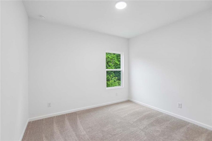 Spacious, unfurnished interior of a new home in The Pointe at Heron Bay, Locust Grove (Image 28).