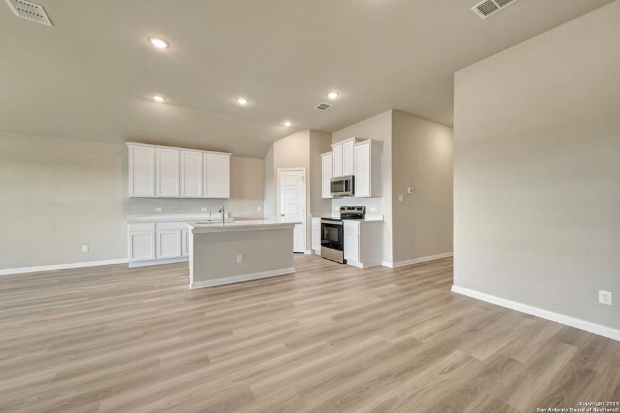 Spacious, unfurnished interior of a new home in Greenspoint Heights, Seguin (Image 22). Spacious, unfurnished interior of a new home in Greenspoint Heights, Seguin (Image 22).