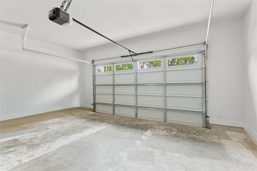 Spacious, unfurnished interior of a new home in , Dallas (Image 18).