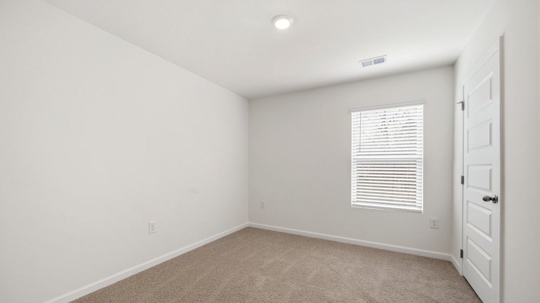Spacious, unfurnished interior of a new home in Echo Glen, Stockbridge (Image 16).