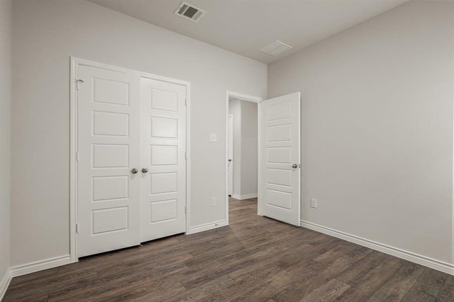Spacious, unfurnished interior of a new home in Rocky Creek Crossing, Fort Worth (Image 17). Spacious, unfurnished interior of a new home in Rocky Creek Crossing, Fort Worth (Image 17).