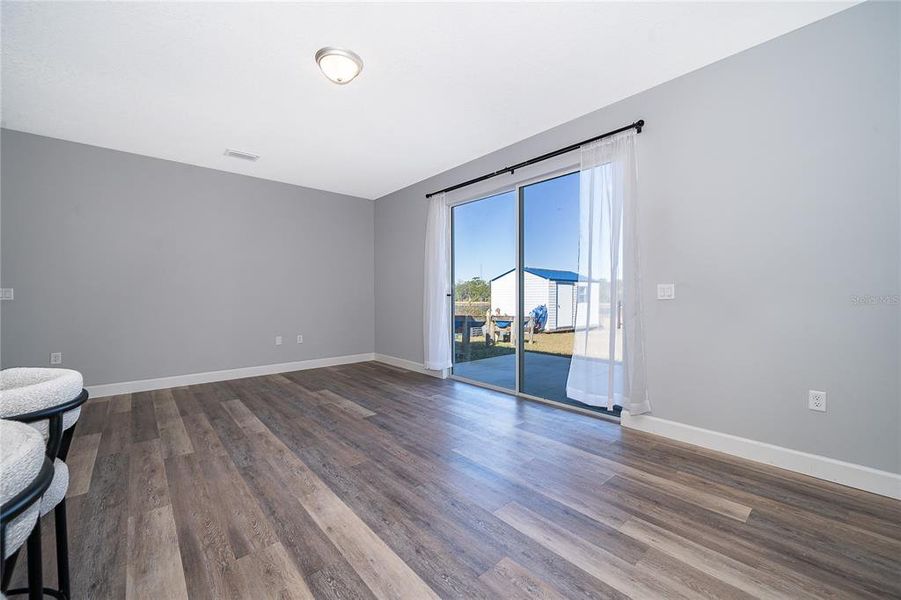 Spacious, unfurnished interior of a new home in , Osteen (Image 22).