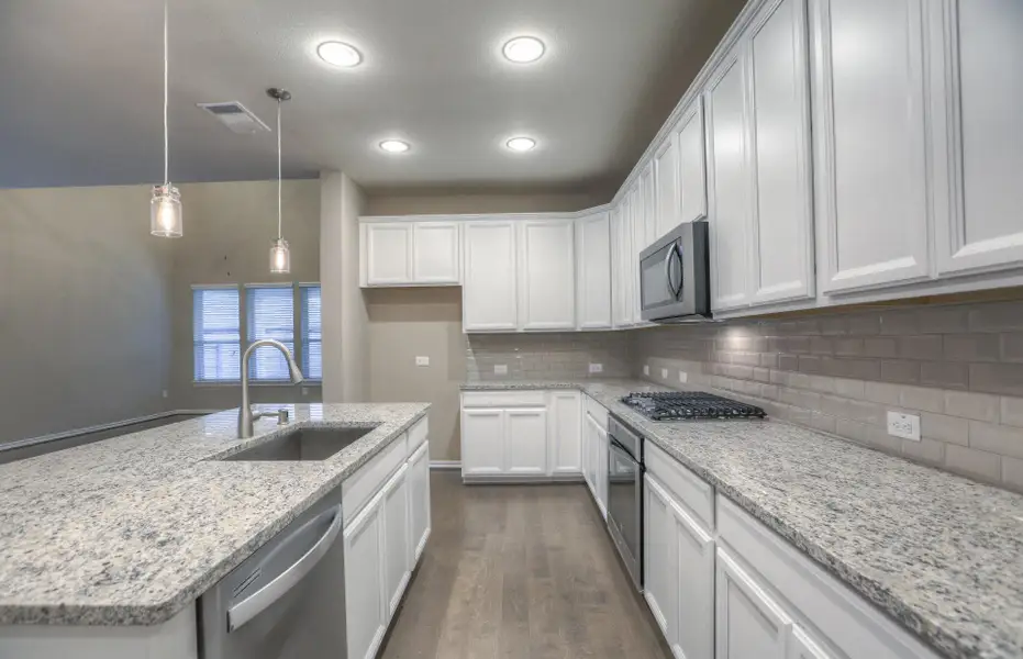 MODEL HOME images may NOT be consistent with the finished product.