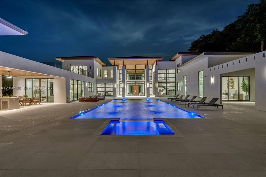 Community amenities in , Pinecrest (Image 25).