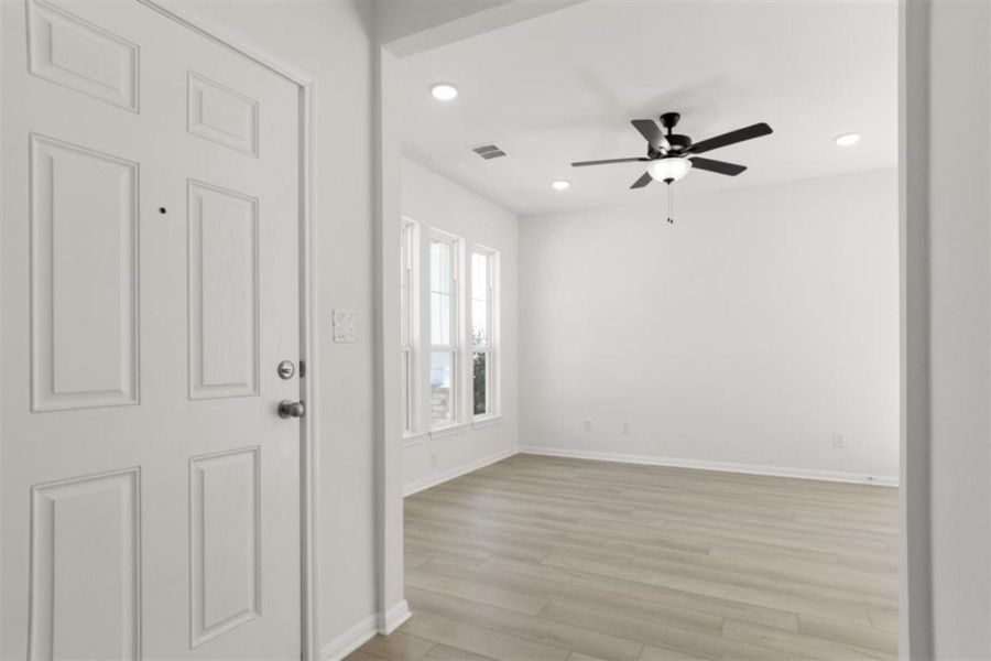 Spacious, unfurnished interior of a new home in Trace, San Marcos (Image 17).