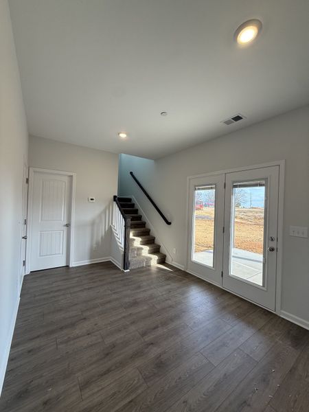 Spacious, unfurnished interior of a new home in Bradley Bend, Ashland City (Image 12).