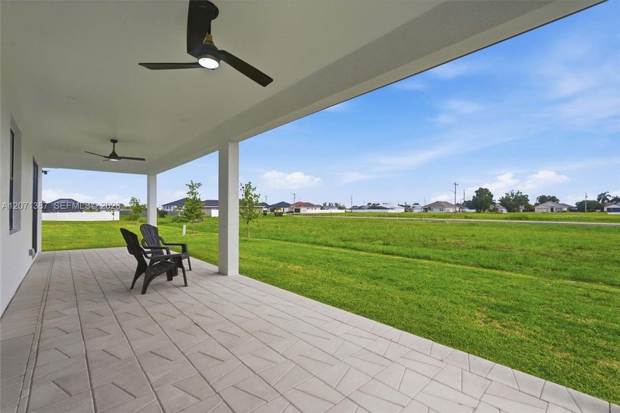 Exterior details and patio area of a home in , Cape Coral (Image 33).