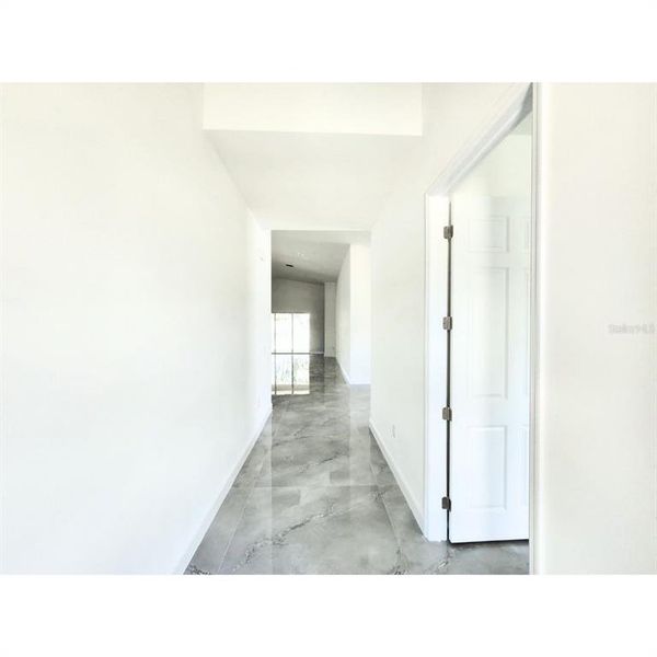 Spacious, unfurnished interior of a new home in , Port Charlotte (Image 16).