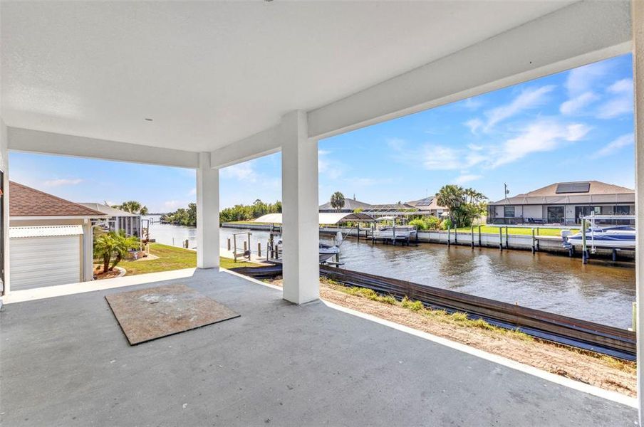 Exterior details and patio area of a home in , Port Charlotte (Image 4).