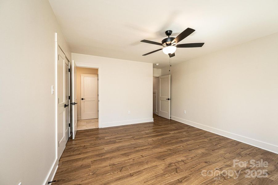 Spacious, unfurnished interior of a new home in , Hickory (Image 18).