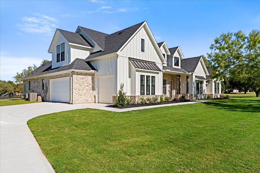 Representative exterior photo of a completed home built from the The Braden II by Doug Parr Custom Homes in Kessler Farms, Brock, TX (Image 38).