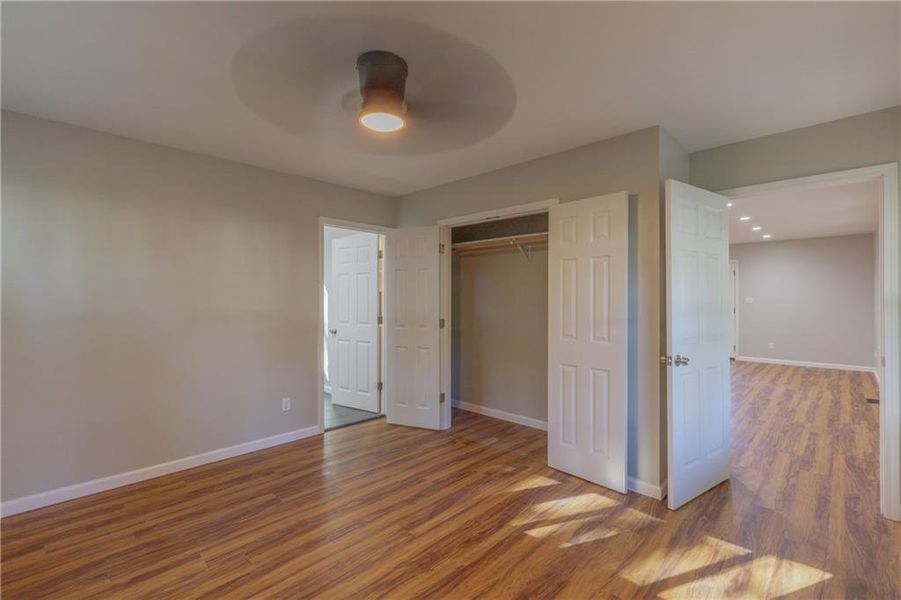 Spacious, unfurnished interior of a new home in , Menlo (Image 33).