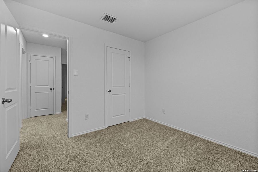 Spacious, unfurnished interior of a new home in Avenida, Converse (Image 19).