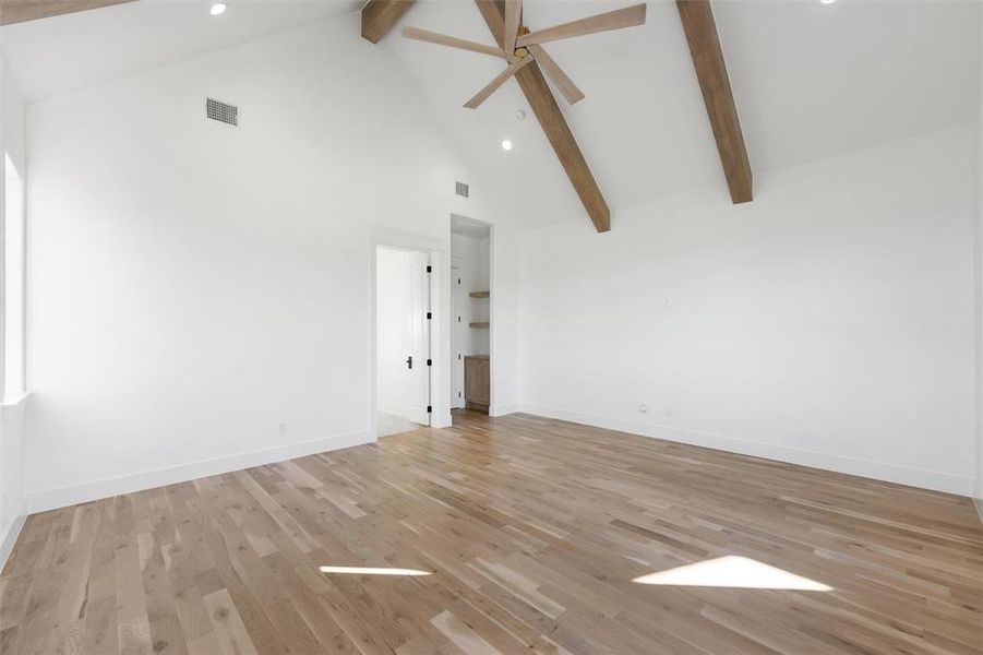 Spacious, unfurnished interior of a new home in , Weatherford (Image 20).