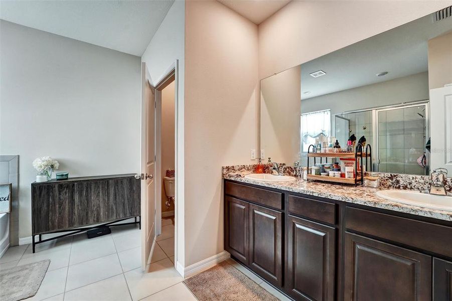 Furnished interior view inside a new home in Waterford, Brooksville (Image 17).