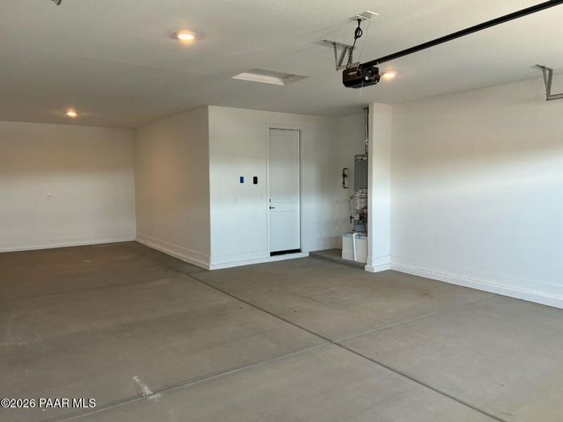 Spacious, unfurnished interior of a new home in South Ranch Western Collection, Prescott (Image 12).