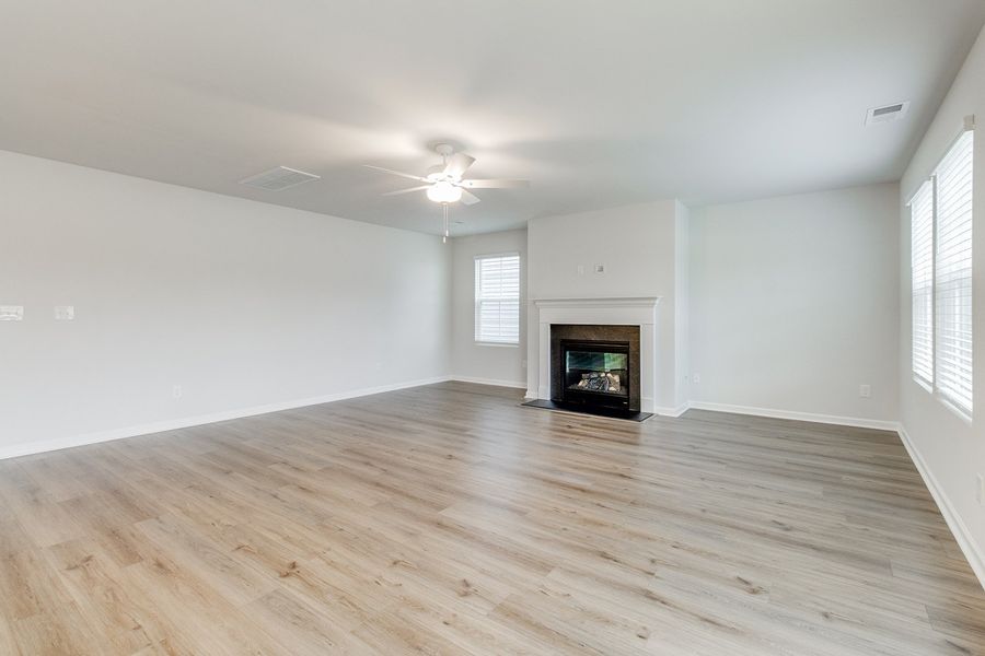 Spacious, unfurnished interior of a new home in Killians Crossing, Blythewood (Image 16).