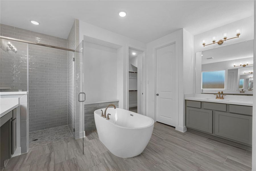 Furnished interior view inside a new home in Sienna, Missouri City (Image 6).