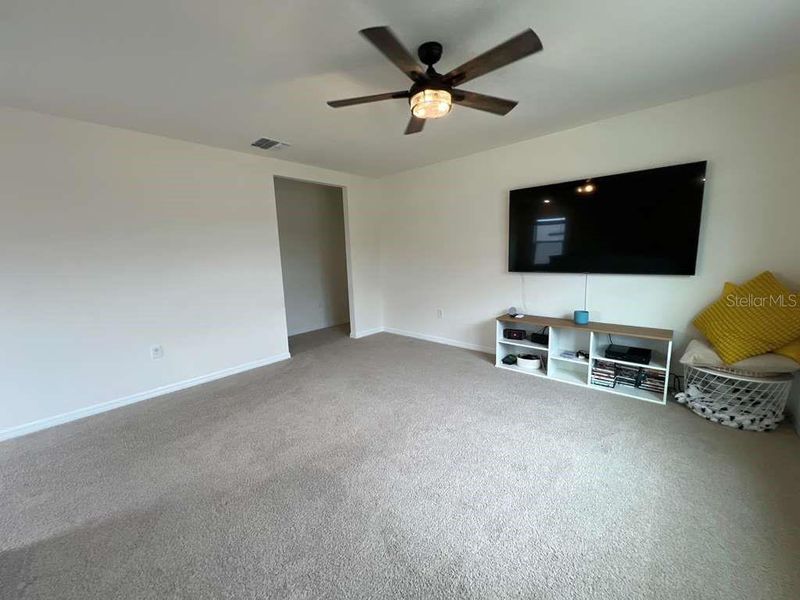 Spacious, unfurnished interior of a new home in Deer Run, Davenport (Image 27). Spacious, unfurnished interior of a new home in Deer Run, Davenport (Image 27).