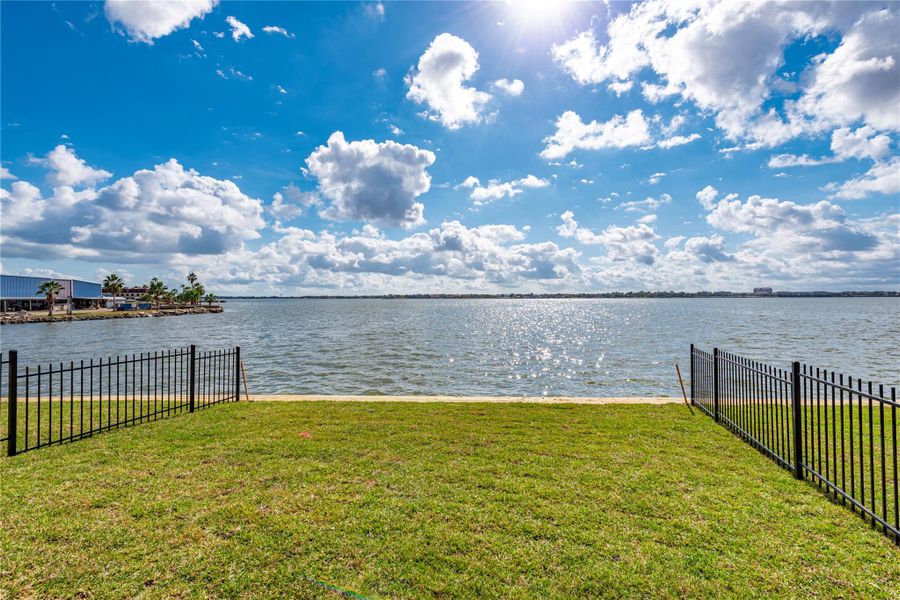Exterior details and patio area of a home in , Seabrook (Image 28).