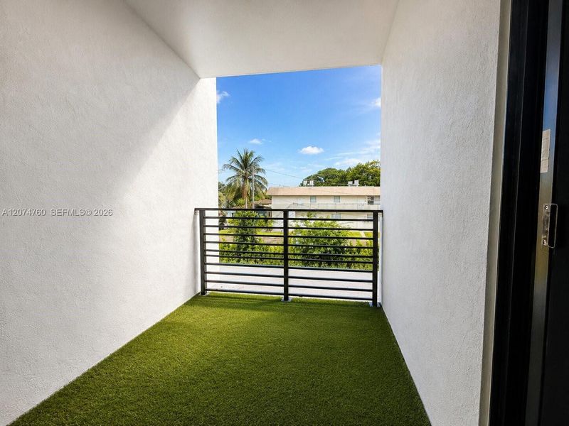 Exterior details and patio area of a home in , Hollywood (Image 3).
