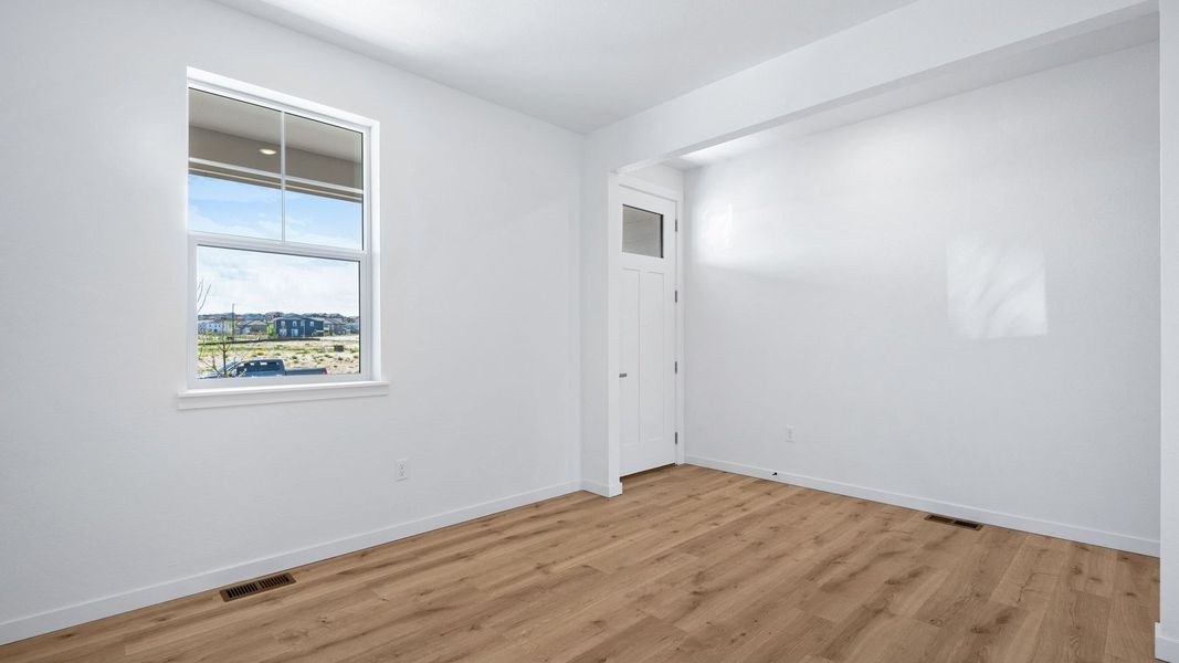 Spacious, unfurnished interior of a new home in Trails at Crowfoot, Parker (Image 20). Spacious, unfurnished interior of a new home in Trails at Crowfoot, Parker (Image 20).
