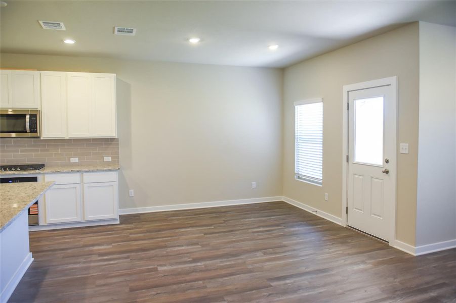 Casual Dining off of Kitchen Casual Dining off of Kitchen