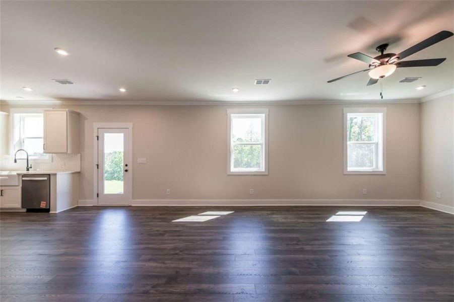 Spacious, unfurnished interior of a new home in Cambridge at Steels Bridge, Canton (Image 21).