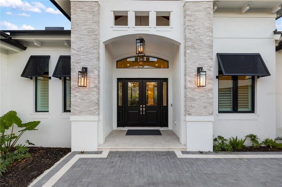 Exterior details and patio area of a home in , Sarasota (Image 3).
