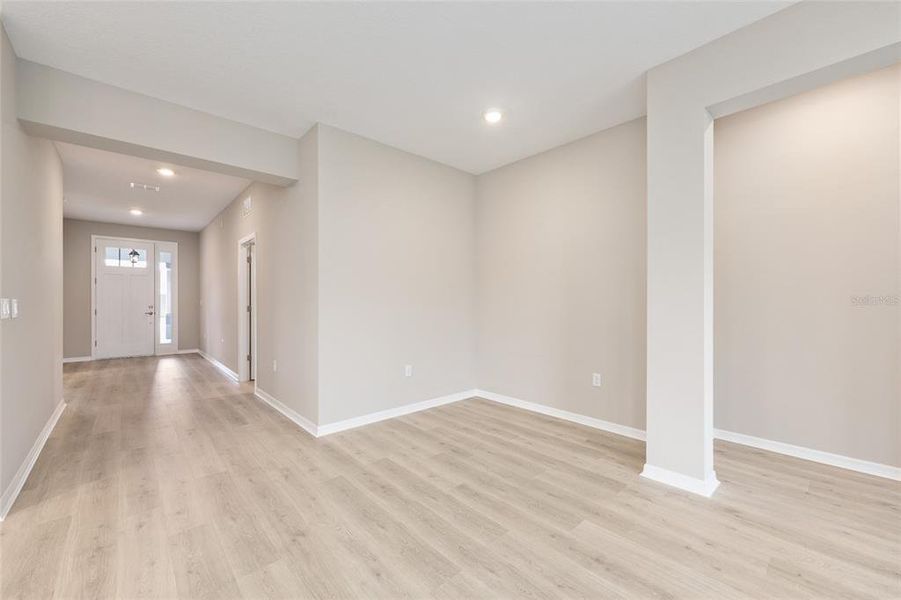 Spacious, unfurnished interior of a new home in , Ocala (Image 25).