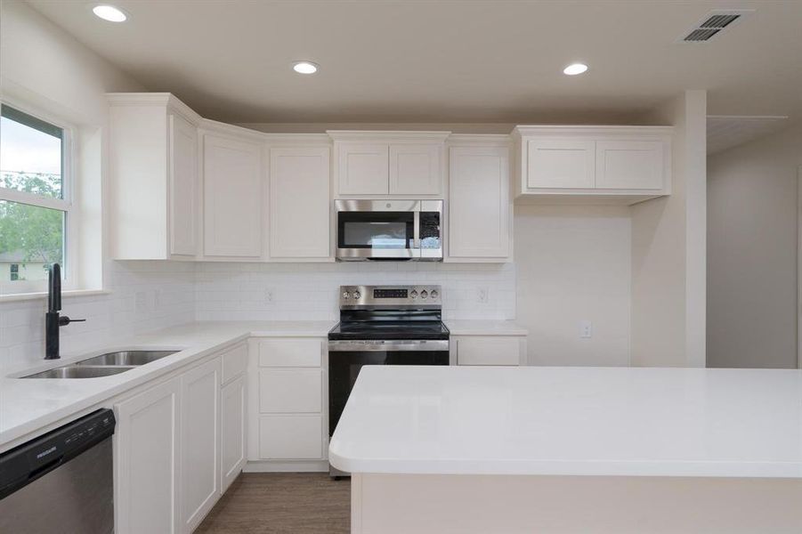 Furnished interior view inside a new home in , Abilene (Image 5).