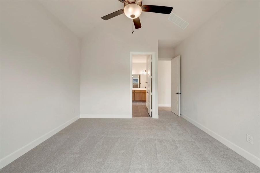 Spacious, unfurnished interior of a new home in Sandbrock Ranch, Aubrey (Image 19).