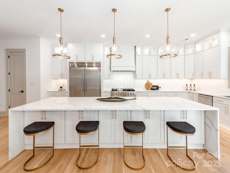 Entertaining Friends Family and Guests is a Breeze with This Kitchen