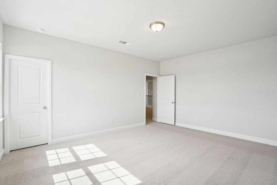 Spacious, unfurnished interior of a new home in Del Bello Lakes 60', Manvel (Image 38).