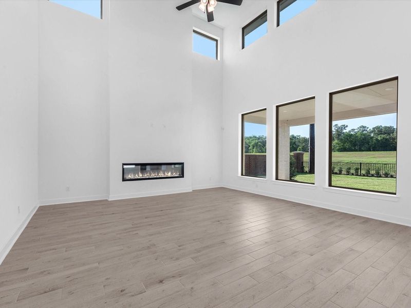 Spacious, unfurnished interior of a new home in Sienna, Missouri City (Image 15).