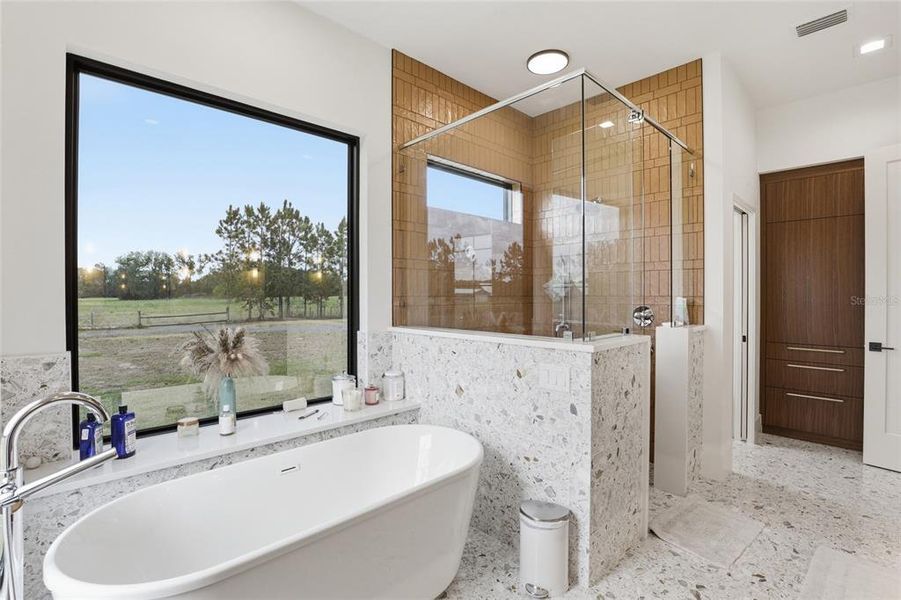 Furnished interior view inside a new home in , Alachua (Image 12).