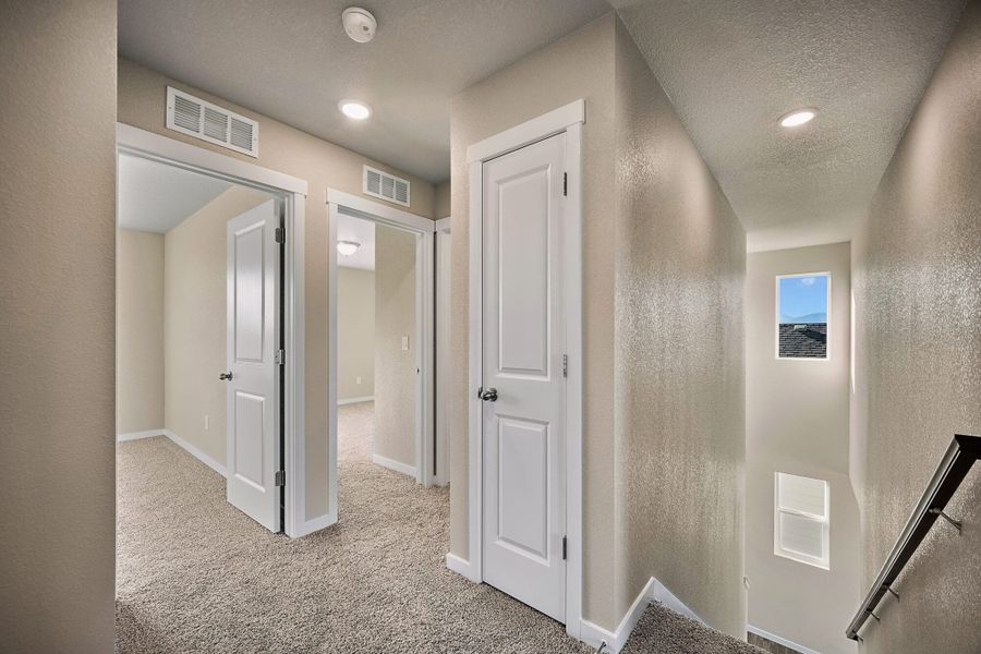 Spacious, unfurnished interior of a new home in Ridge at Lorson Ranch, Colorado Springs (Image 25).